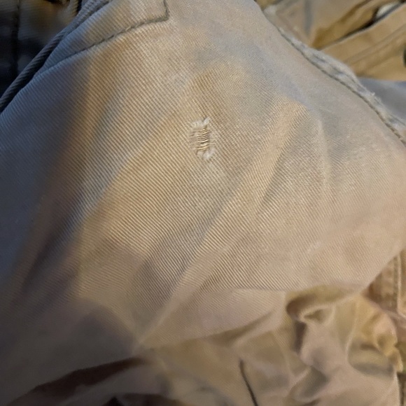 Size 34 Levi cargo shorts - Picture 3 of 3